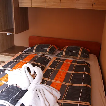Club 218 Wellness Luxus شقة *